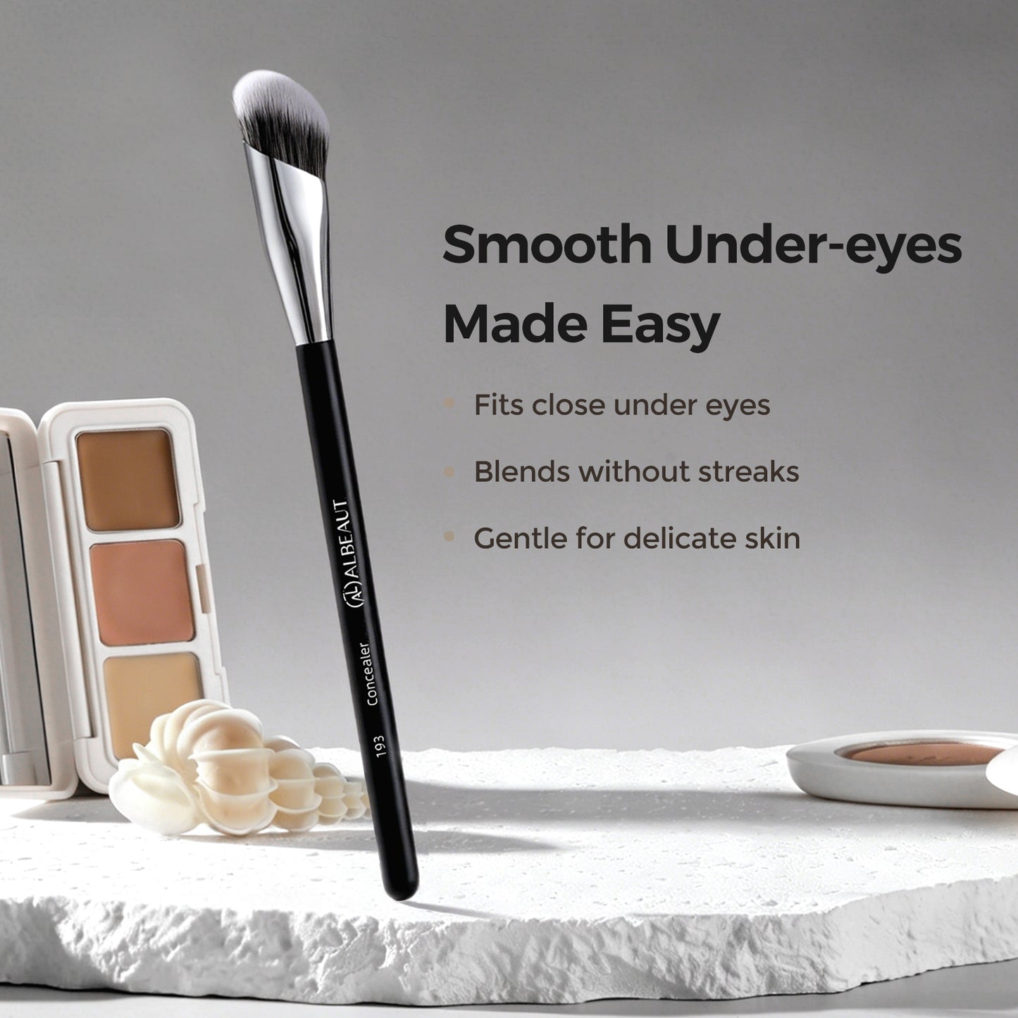 193 Concealer Brush Under Eye Black